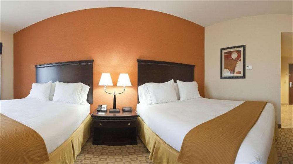 Holiday Inn Express Hotel & Suites Talladega By Ihg Экстерьер фото