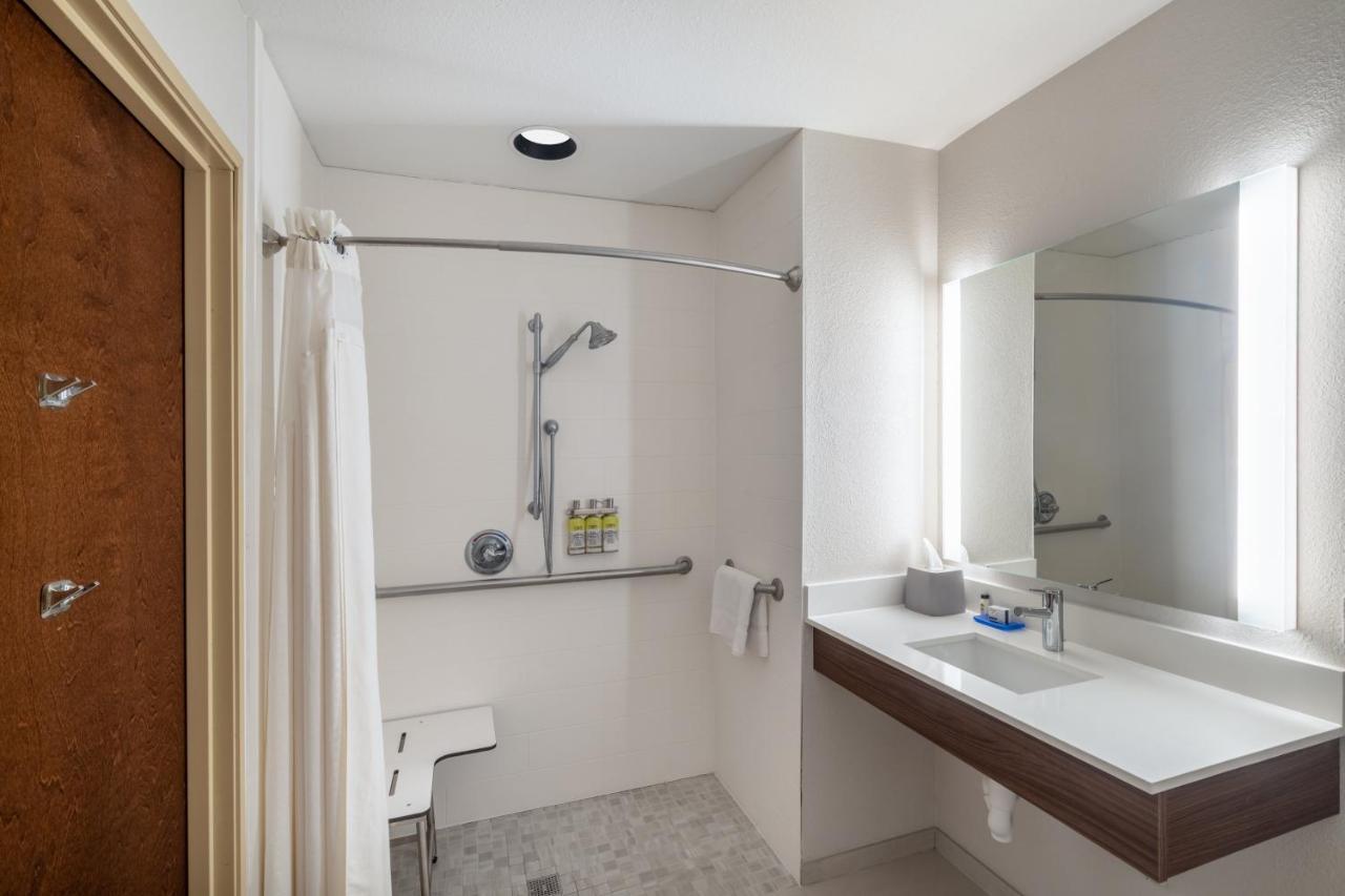 Holiday Inn Express Hotel & Suites Talladega By Ihg Экстерьер фото