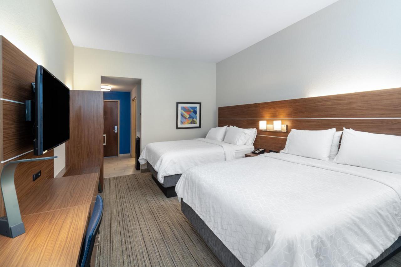 Holiday Inn Express Hotel & Suites Talladega By Ihg Экстерьер фото