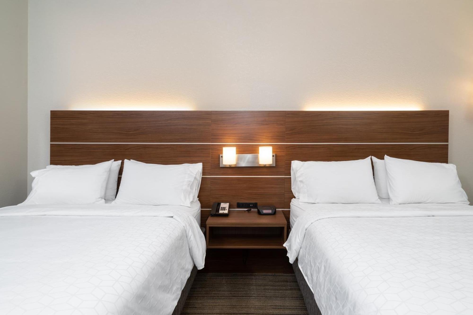 Holiday Inn Express Hotel & Suites Talladega By Ihg Экстерьер фото
