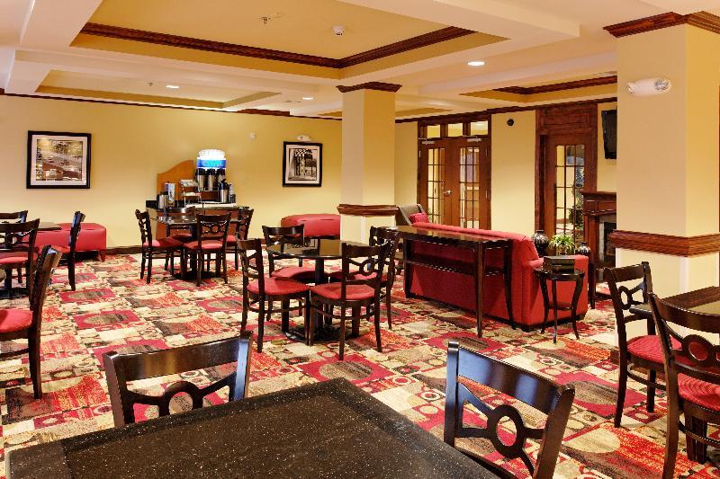 Holiday Inn Express Hotel & Suites Talladega By Ihg Экстерьер фото